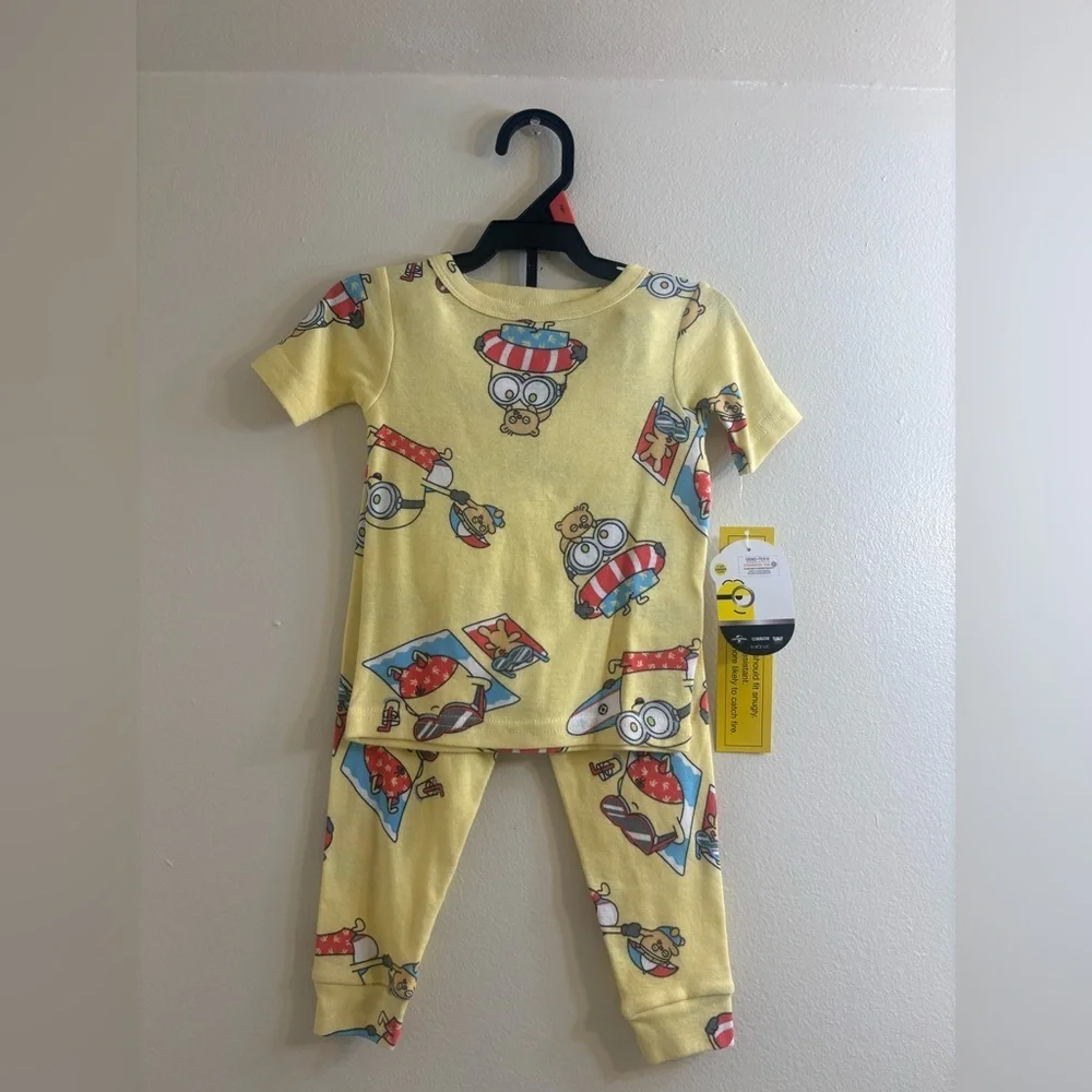 Illumination Minions Unisex Toddler 2 Piece Short Sleeve Pajama Set Size 2T NWT